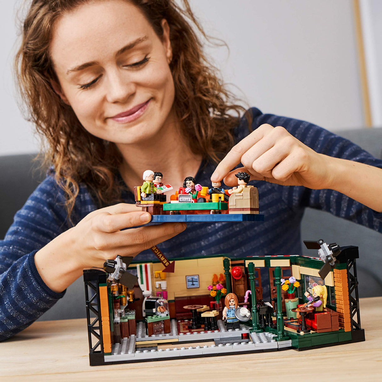 LEGO Ideas 21319 Central PERK Building Kit (1,070 Pieces)