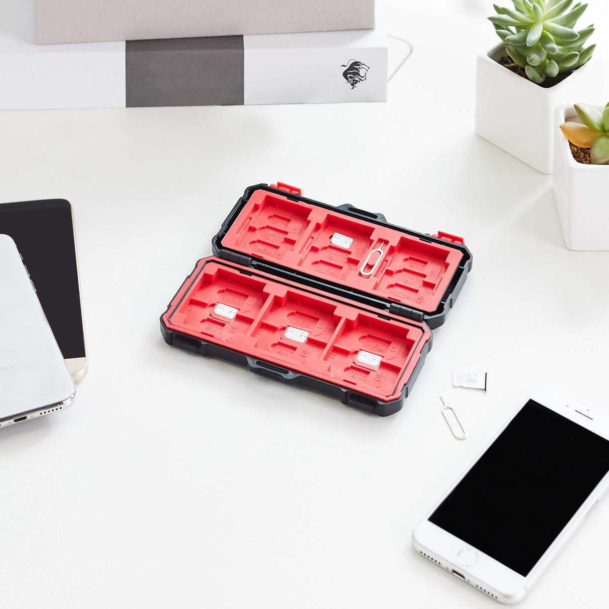 AmazonBasics Memory Card Carrying Case Holder 24 Slots for SD and Micro SD Cards