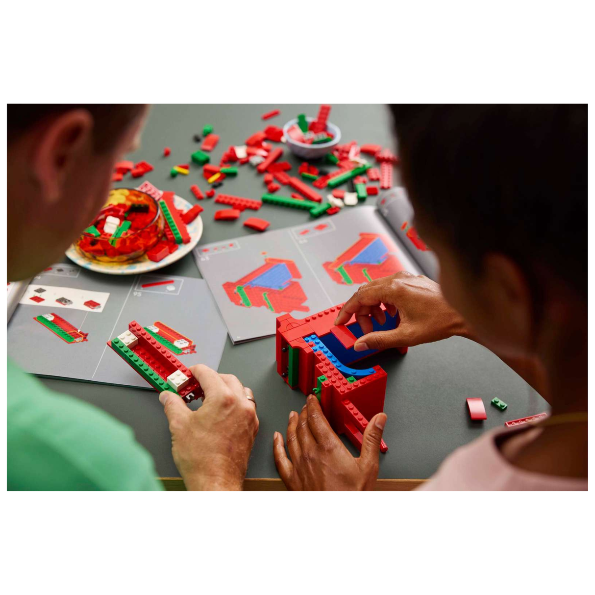 LEGO Art Love 31214 Building Kit (791 Pieces)