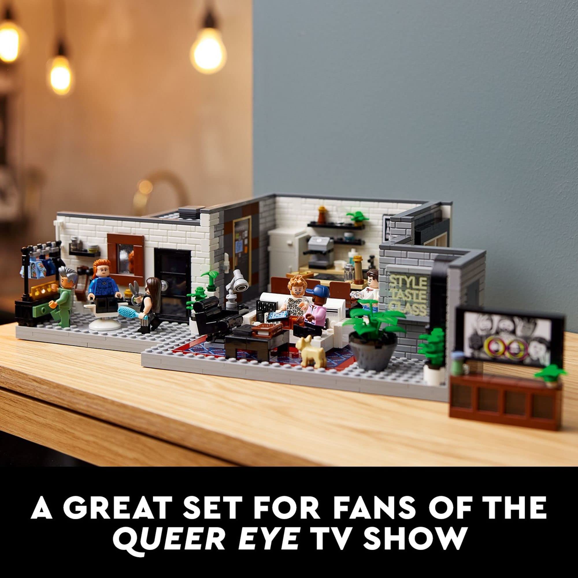 LEGO Queer Eye – The Fab 5 Loft 10291 Building Kit (974 Pieces) (Used, Acceptable)